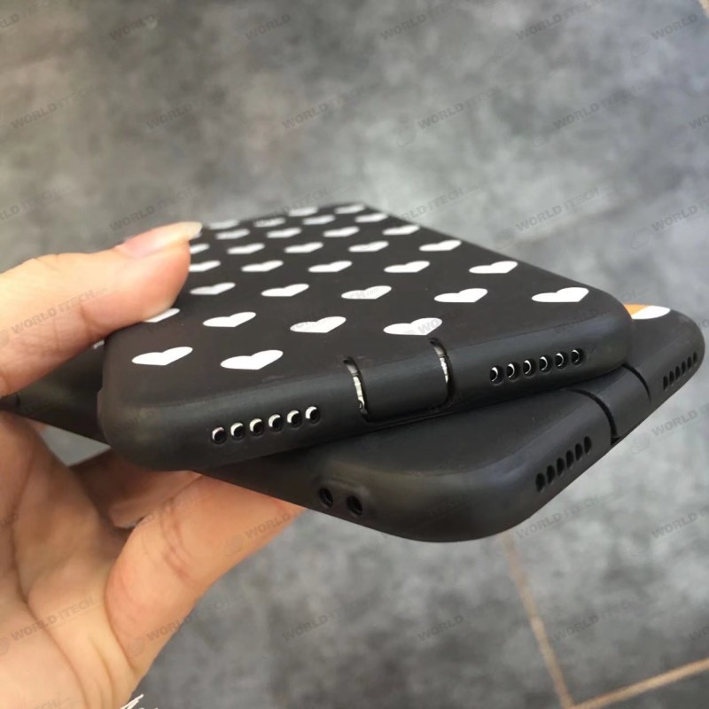 Coque silicone noir petits coeurs et chien mignon iPhone X / XS